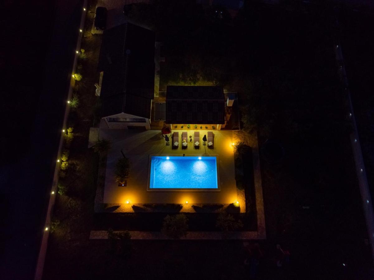 Villa Lorema-Pet Friendly On 5000 Sqm Garden,Pool, Jacuzzi, Billiard&Ps5 Sveti Filip i Jakov Bagian luar foto